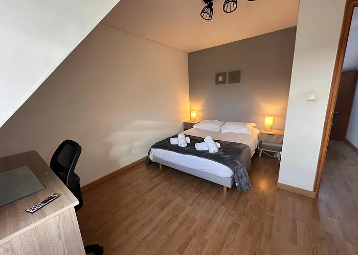 Holiday home Le Petit Paradis Confort Avec Piscine Exterieure